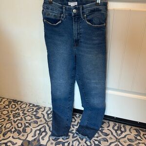 Good American jeans, good waist, always fits. 00-4 size. Indigo457 color